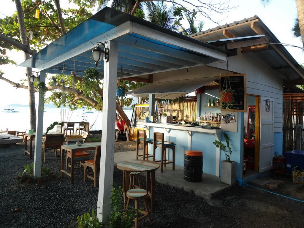 Think & Retro Cafe Lipa Noi Samui Hostel Eksteriør bilde