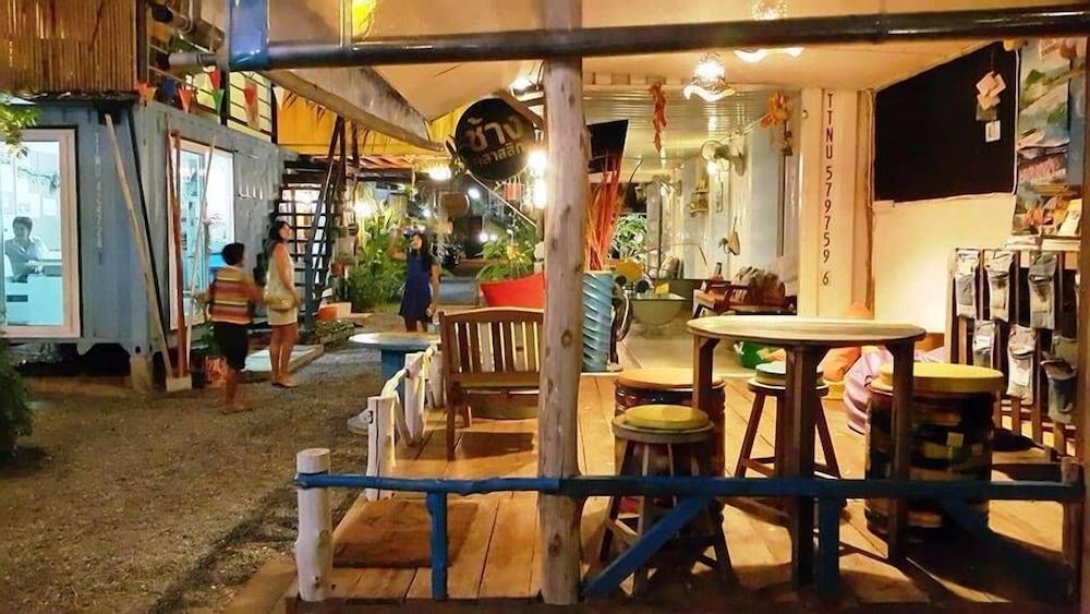 Think & Retro Cafe Lipa Noi Samui Hostel Eksteriør bilde