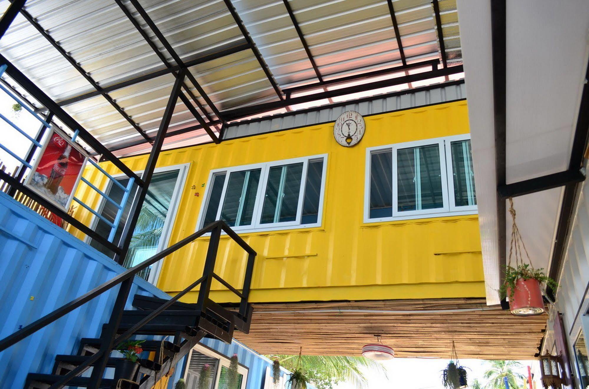 Think & Retro Cafe Lipa Noi Samui Hostel Eksteriør bilde